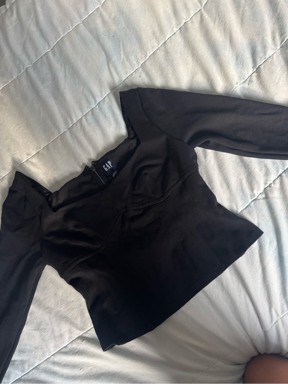 Gap long sleeve small